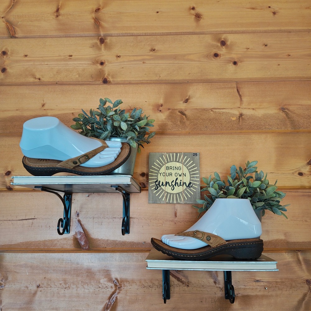 UGG Kamiko Tan Leather Thong Toe Post Wedge Heel Slide On Sandals F60014A Size 5